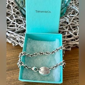Tiffany & Co oval tag choker necklace 🩵🩵